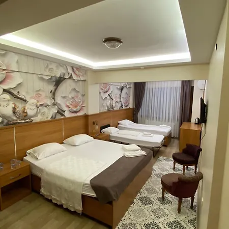Ihva Pier Loti Hotel 3*