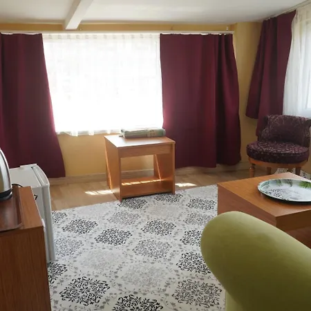 Ihva Pier Loti Hotel 3*