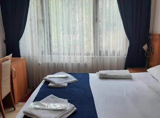 Ihva Pier Loti מלון 3*