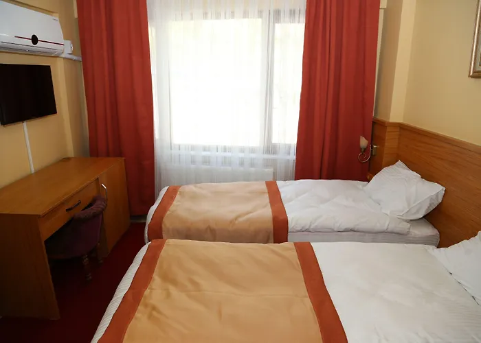 מלון Ihva Pier Loti 3*