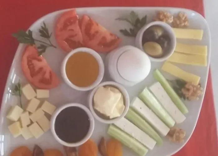 Ihva Pier Loti מלון 3*