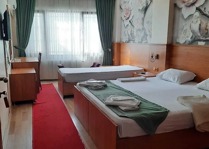 מלון Ihva Pier Loti 3*