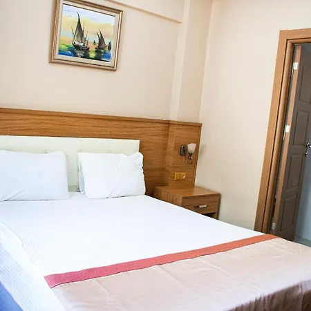 Ihva Pier Loti 호텔 3*