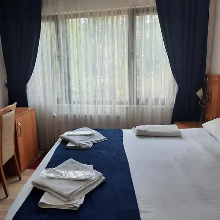 Ihva Pier Loti Hotel 3*